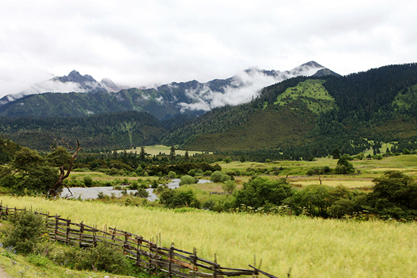 深度環線全景，布宮，林芝，巴松措，大峽谷，朗縣，澤當，拉姆拉錯，羊湖，滿拉水庫，日喀則，納木措扎營8晚9日游