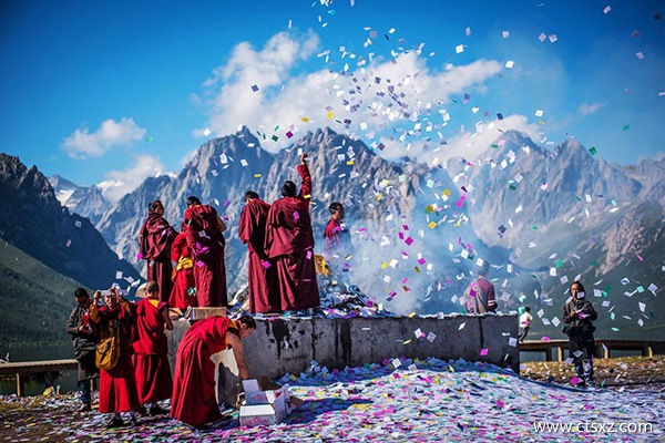 去西藏跟團游多少錢